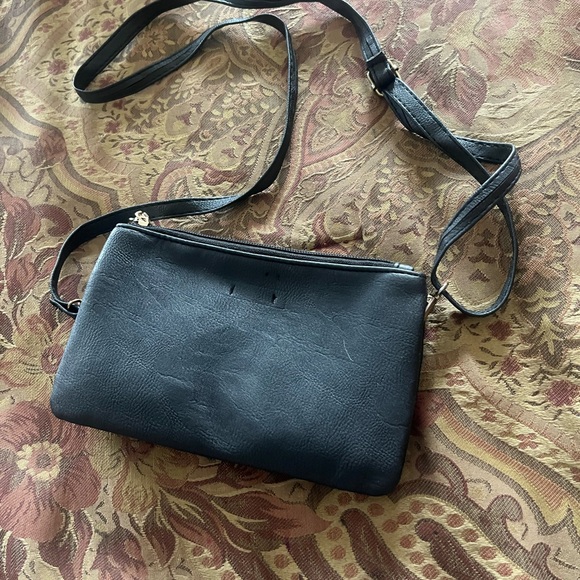 Elegant Black Leather Crossbody Bag - Picture 1 of 2